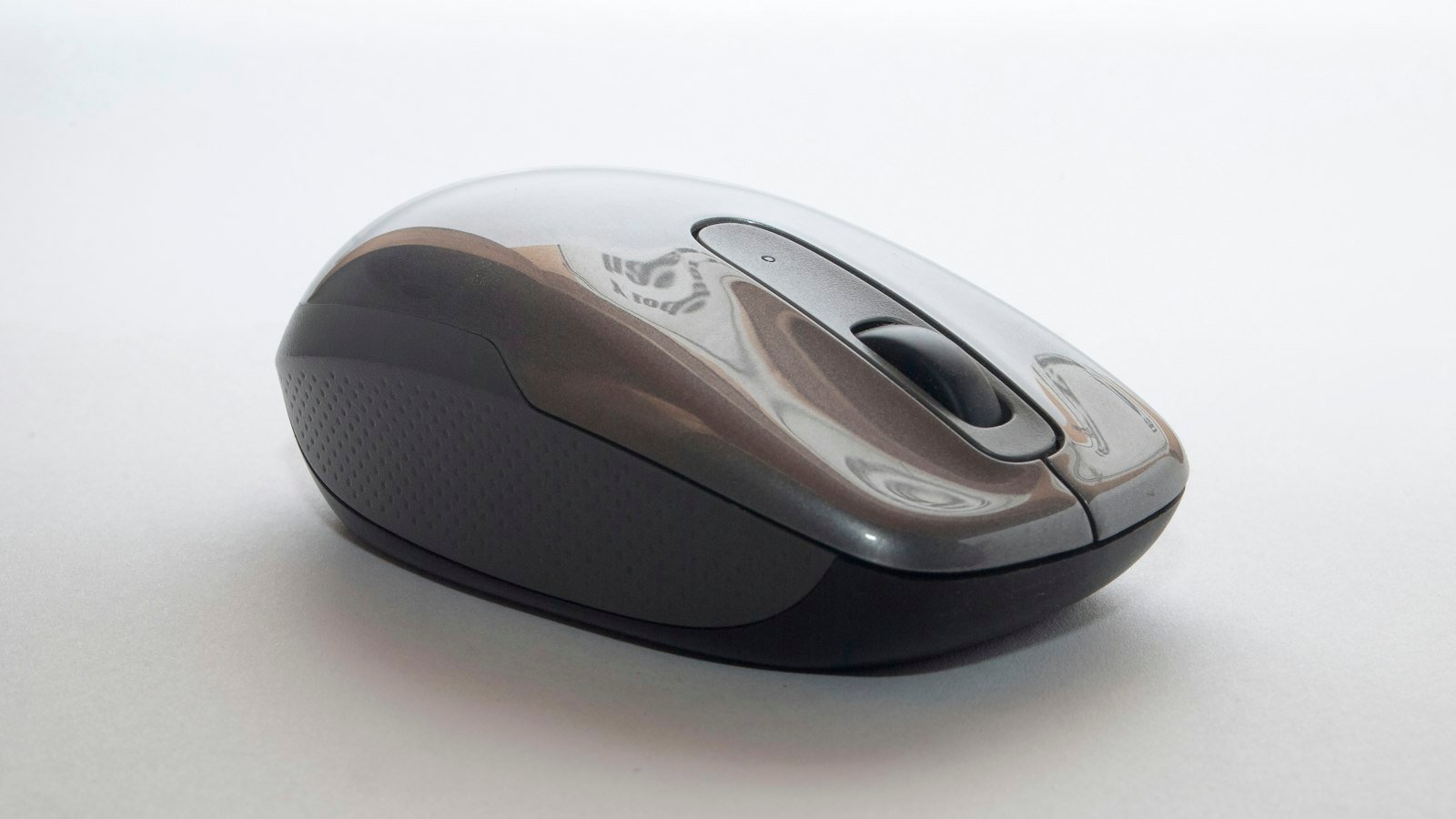 Ergonomic wireless mouse on a desk